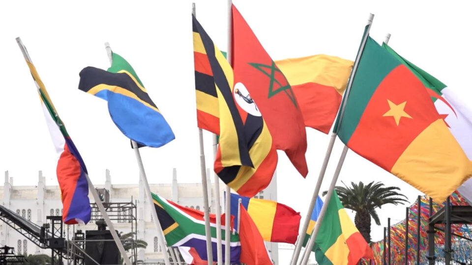 قبل صافرة البداية.. “فان زون” السويسي تحتفي بإفريقيا على إيقاع الموسيقى