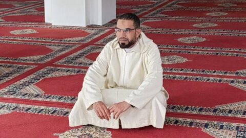 ملف اختبارات الأئمة يشعل الشارع الخنيفري من جديد.. إدريسي: تعرضت للظلم