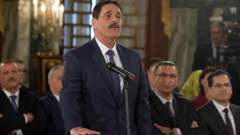 توقيف المعارض التونسي البارز العياشي الهمامي