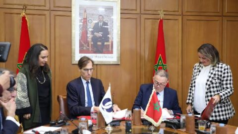 المغرب والبنك الأوروبي لإعادة الإعمار والتنمية يوقعان اتفاقية تمويل بقيمة 150 مليون يورو