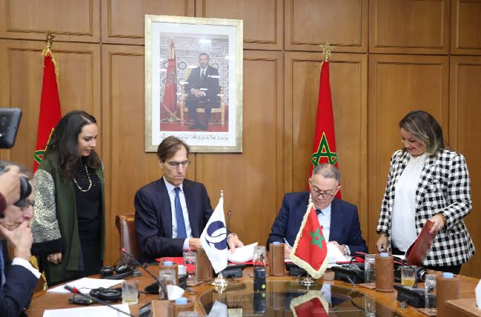 المغرب والبنك الأوروبي لإعادة الإعمار والتنمية يوقعان اتفاقية تمويل بقيمة 150 مليون يورو