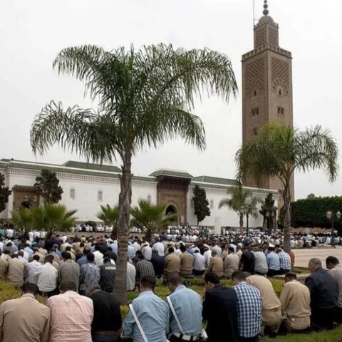 خُطبة الجمعة تدعو إلى الكسب الحلال وترشيد الإنفاق