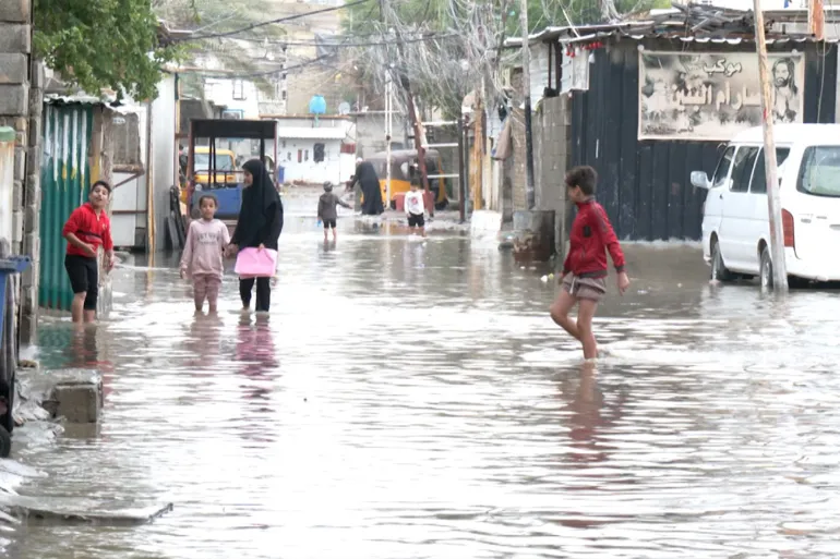 أمطار طال انتظارها تغرق مناطق عراقية عدة وتخلف قتلى وأضرارا