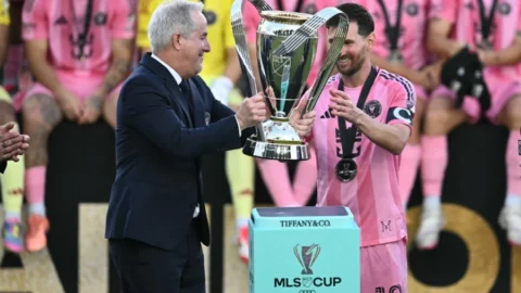 ميسي يقود إنتر ميامي إلى التتويج بلقب الدوري الأميركي للمرة الأولى في تاريخه