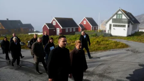 الدنمارك تحذر واشنطن حول غرينلاند: مهاجمة دولة في الناتو ستنهي “كل شيء”