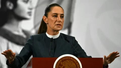 شينباوم تؤكد أن المكسيك باتت مزودا رئيسيا بالنفط لكوبا