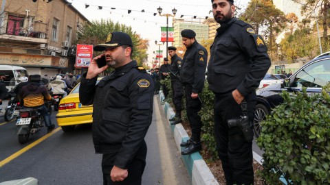 الشرطة الإيرانية تعلن عن توقيفات بين المشاركين في التظاهرات