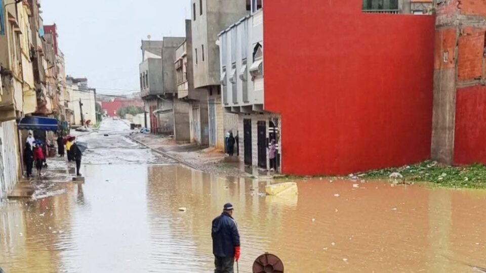 بسبب الفيضانات.. مدينة القصر الكبير في حالة استنفار قصوى