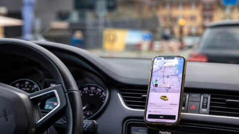 بعد ارتفاع الإقبال عليها تزامنا مع “الكان”.. دعوات لحسم ملف تطبيقات النقل