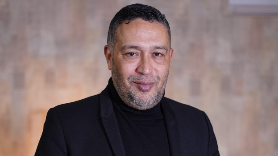 الترابي: أخنوش صنع “حزبا رئاسيا” لكنه تحوّل إلى عبء سياسي بفعل تداخل المال والسلطة