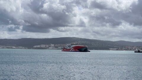 تعليق الملاحة البحرية بين الجزيرة الخضراء وطريفة وطنجة بسبب سوء الأحوال الجوية