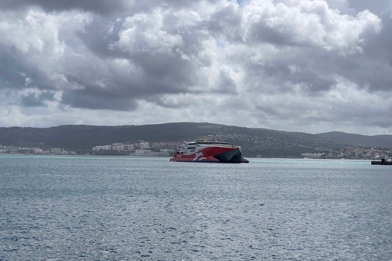 تعليق الملاحة البحرية بين الجزيرة الخضراء وطريفة وطنجة بسبب سوء الأحوال الجوية