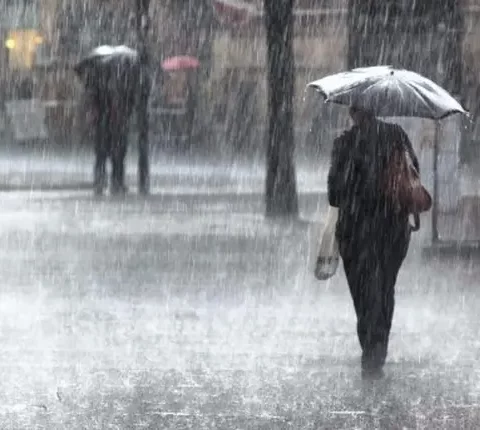 نشرة إنذارية.. زخات مطرية قوية ورياح عاصفية غدا الخميس