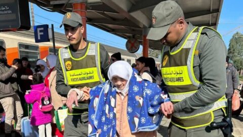 صافرة قطار العودة تدوي بالقصر الكبير.. المدينة المنكوبة تستقبل أفواج العائدين