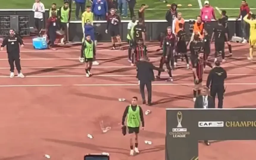 الجيش الملكي يستنكر أحداث القاهرة ويطالب “الكاف” بالتدخل