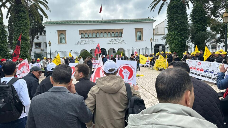 “أقدم ملف على رفوف الوزارة”.. أساتذة مبرزون يحتجون بالرباط للمطالبة بإخراج نظامهم الأساسي