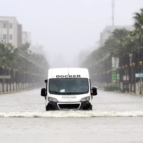 حمداوي: فيضانات القصر الكبير ثمرة لسياسات مهملة وأموال منهوبة