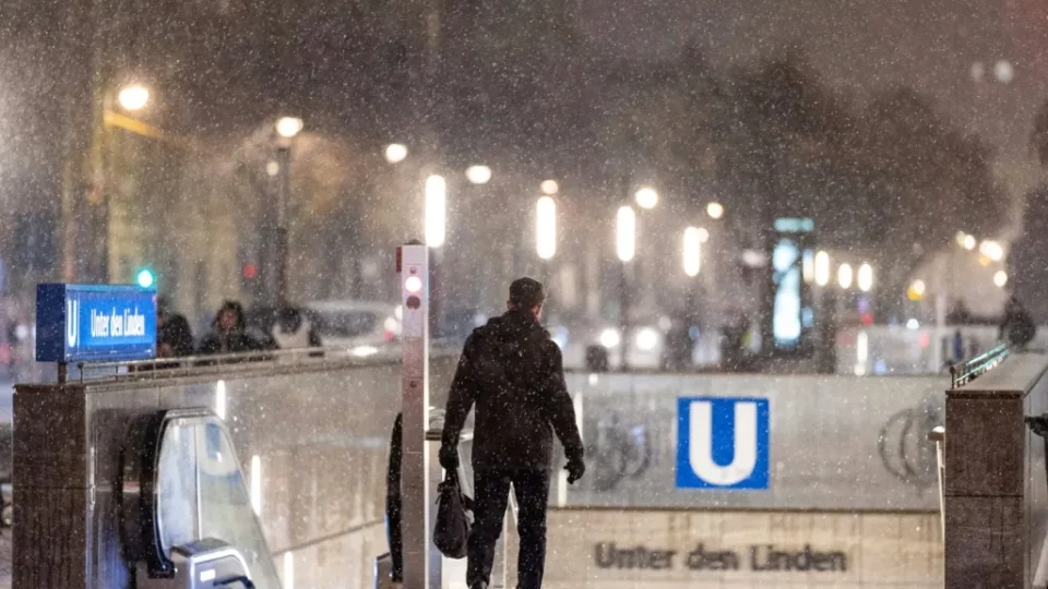 إضراب عم الي يشل حركة النقل العام في ألمانيا