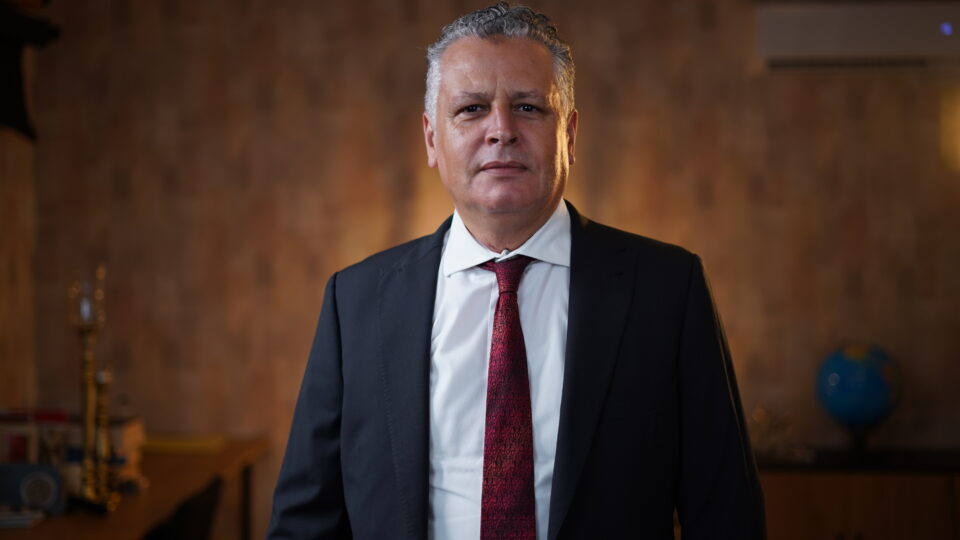 اشماعو: وهبي أزال عن المحاماة روح الاستقلالية ونقلها إلى زنزانة الطاعة الإدارية