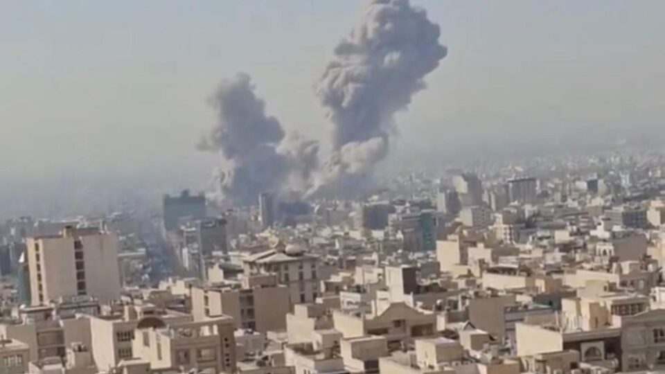 تواصل غلق الأجواء وإلغاء الرحلات الجوية بسبب الحرب الأمريكية-الإسرائيلية ضد إيران