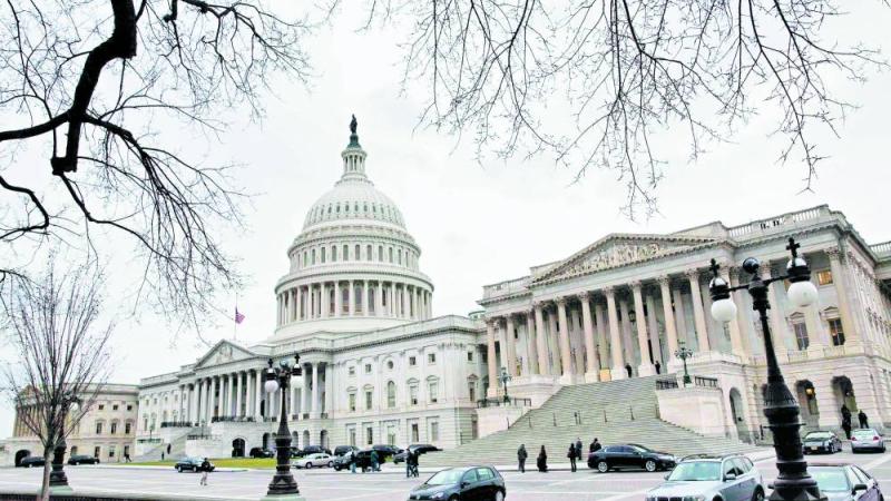 الكونغرس الأميركي يصوت على إنهاء شلل مالي بعد أيام من الجمود السياسي