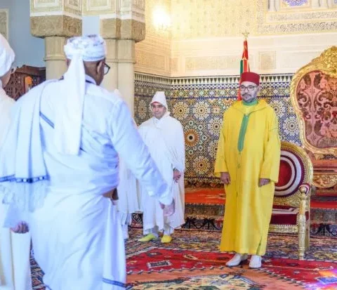 الملك يستقبل بالرباط عددا من السفراء الأجانب