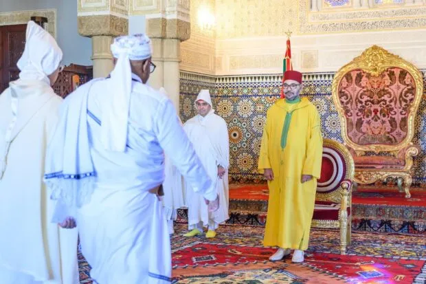 الملك يستقبل بالرباط عددا من السفراء الأجانب