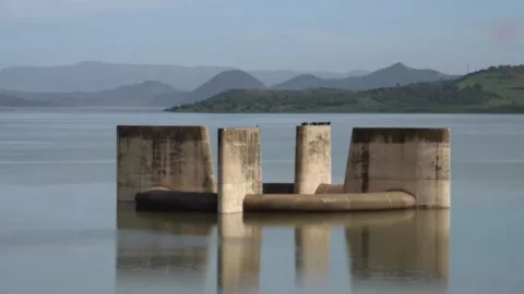 مسؤول: لا توجد اختلالات أو أعراض غير اعتيادية على سد واد المخازن