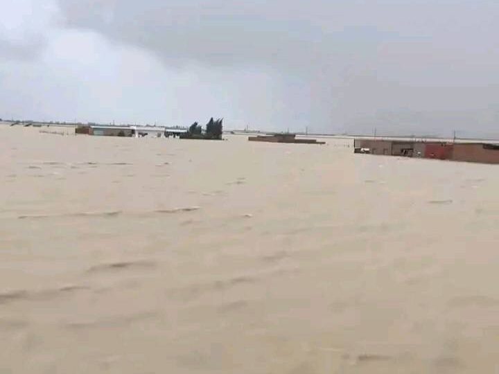 السلطات المحلية بسيدي قاسم تقرر إخلاء جماعة الحوافات بالكامل بسبب الفيضانات