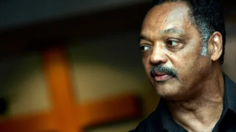 وفاة جيسي جاكسون أحد أبرز الناشطين دفاعا عن حقوق السود الأميركيين