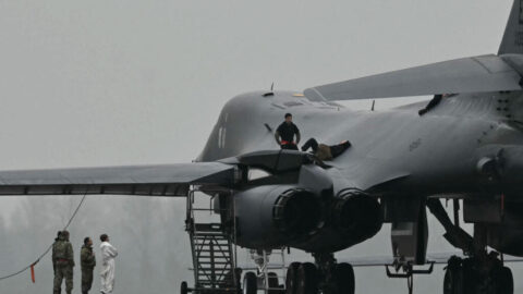 أمريكا بدأت باستخدام قواعد بريطانية في حربها ضد إيران