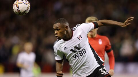 عيسى ديوب يقترب من تمثيل المنتخب الوطني