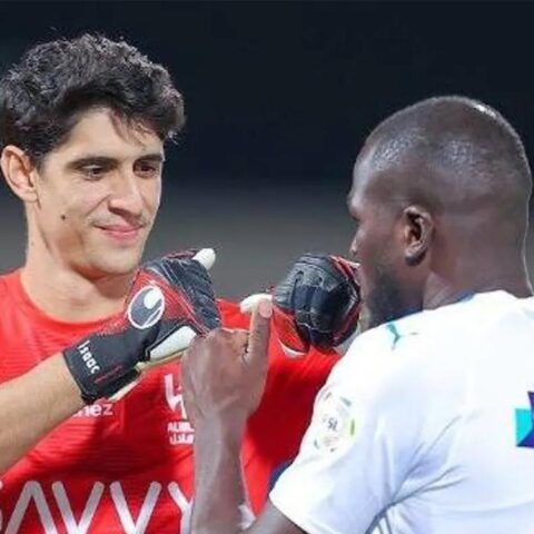 بونو: قرار “الكاف” تأخر بعض الوقت.. وزميله في الهلال: اللقب سيعود إلى السنغال