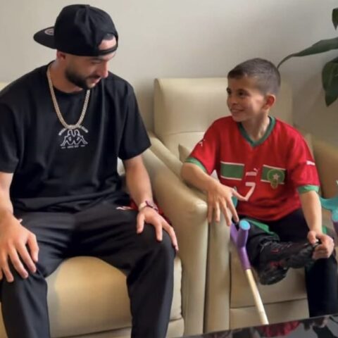 رسالة إنسانية.. زياش والطفل يونس يخطفان الأضواء