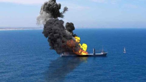 غرق ناقلة غاز روسية قبالة ليبيا بعد تسجيل انفجارات مجهولة المصدر