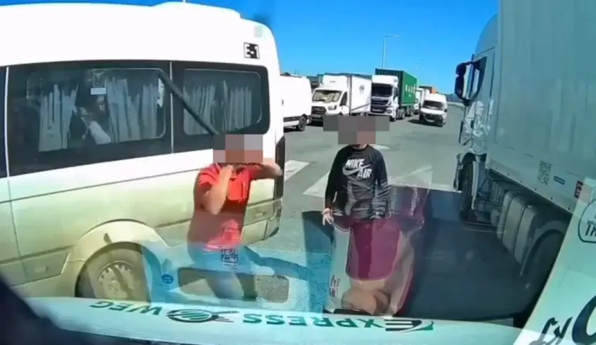 اعتداء على سائق شاحنة.. مطالب بالتعامل مع الحادث من زاوية شمولية لتفادي تكرار الحادث