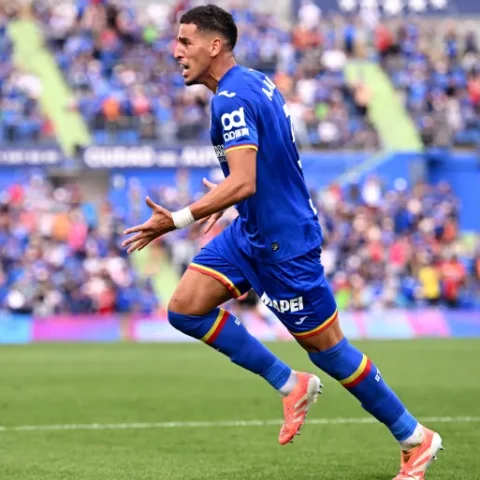 عبد الكبير عبقار يدافع عن نفسه بعد “لقطة لا أخلاقية” في مباراة خيتافي وأتلتيكو