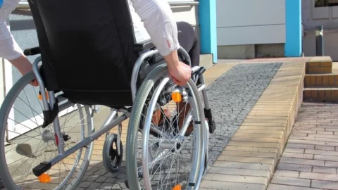 حقوقيون يدعون إلى تمكين الأشخاص في وضعية إعاقة من المشاركة باستقلالية في الانتخابات