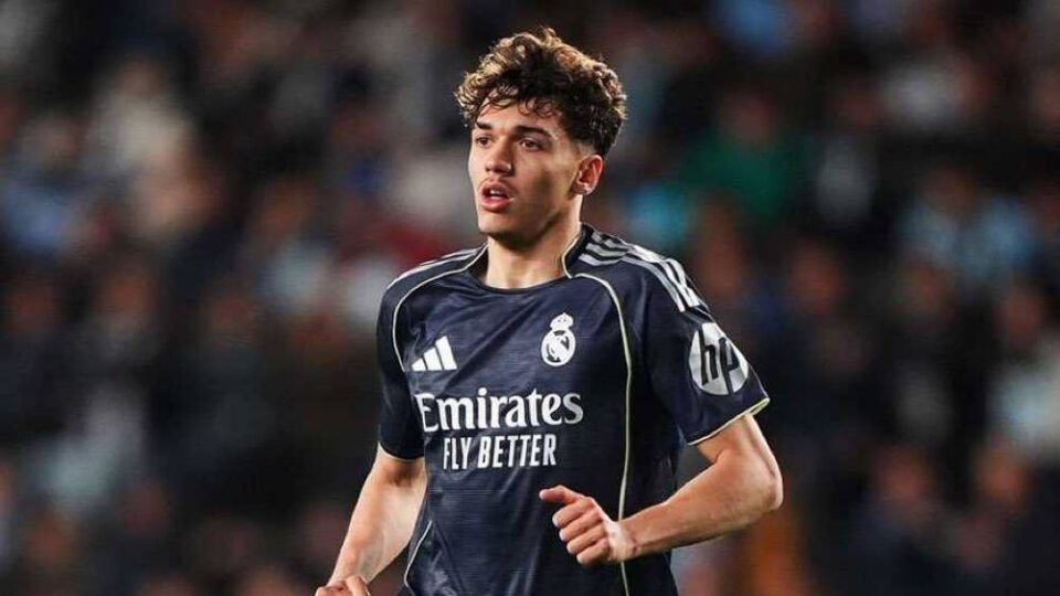 بيتارش يخطف أنظار المغاربة والإسبان قبيل حسم اختيار المنتخب