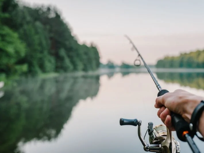 انطلاق موسم الصيد بالمياه البرية وسط تحديات مناخية وآفاق لتنمية السياحة السمكية