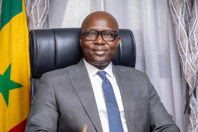 رئيس الاتحاد السنغالي لكرة القدم يؤكد التزام بلاده بقرارات” الكاف”