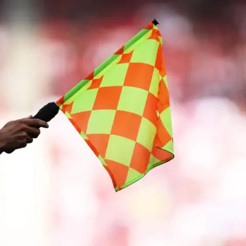 سابقة تحكيمية في كندا.. “التسلل الواضح” يدخل حيز التطبيق ويمنح هدفا تاريخيا بدعم من فينغر