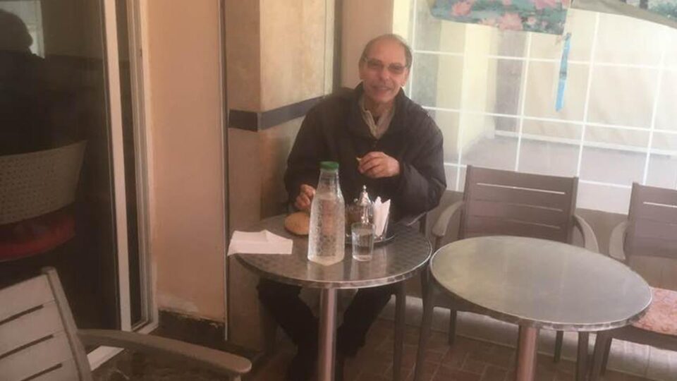 بعدما وضع حدا للإضراب عن الطعام.. منجب: «اللّي غلب يعف»