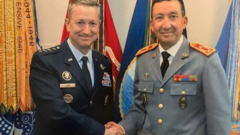 المفتش العام للقوات المسلحة الملكية يتباحث بواشنطن مع رئيس أركان الجيش الأمريكي