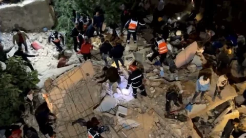 تطوان.. مصرع طفلين في انهيار جزئي لبناية سكنية بالمدينة العتيقة