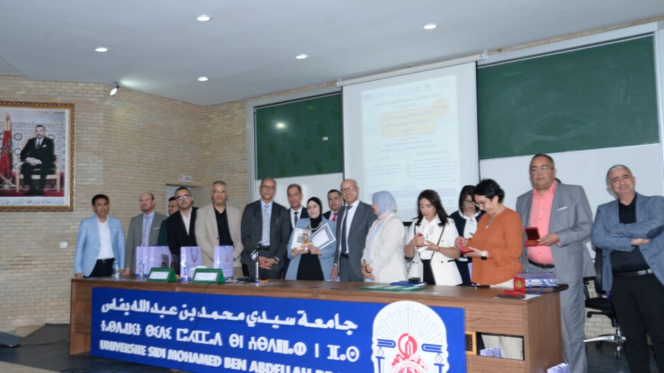 “مدرجات النقاش الجامعي”.. طلبة جامعة فاس يناقشون السياسات العمومية ويقترحون البدائل