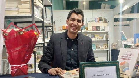 بوخصاص يطرح إشكالية “التأثير الناعم” داخل غرف الأخبار في إصدار جديد