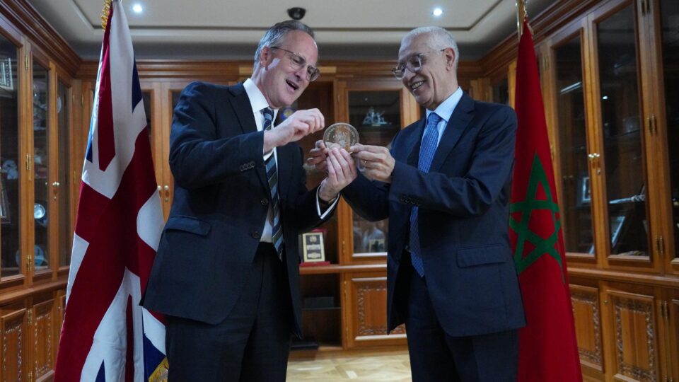 الطالبي العلمي يستقبل بعثة الكلية البريطانية الملكية للدراسات الدفاعية