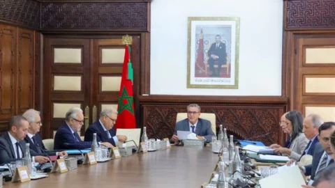 الحكومة تصادق على تعيين العمراني خازنا عاما للمملكة والزهوي مديرا للجمارك