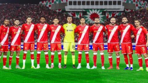 من وعود الأمجاد إلى واقع الإخفاق.. كيف دخل الوداد نفق الشك في عهد آيت منا؟